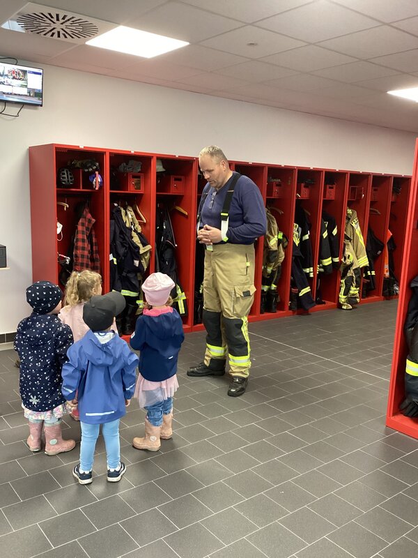 Bild vergr&ouml;&szlig;ern: Feuerwehr 1